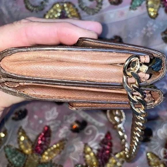 Louis Vuitton Elise Purse In Monogram, Crossgrain Leather with Chain and Charm - Picture 4 of 11